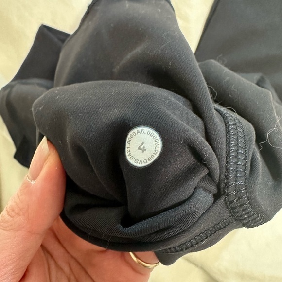COPY - lululemon Invigorate Crop 23” - 4 - Black Leggings - Picture 5 of 7